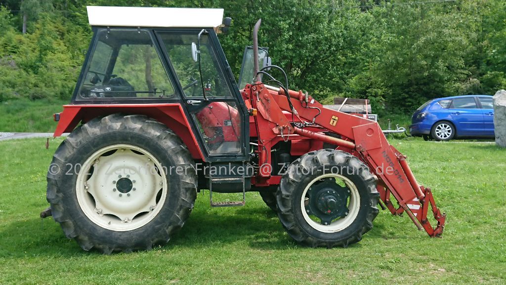 Zetor 7745 02.jpg